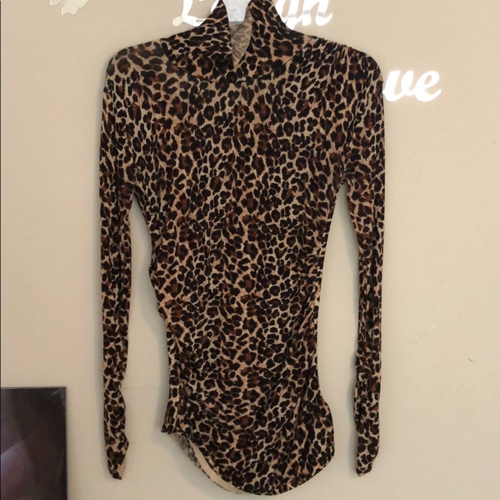 Cute Leopard 🐆 print top!